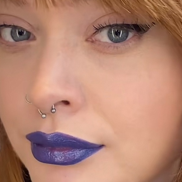 π MATTE ROYAL a MAC MATTE LIPSTICK. RETAIL $25. (RARE FIND) - Picture 5 of 15